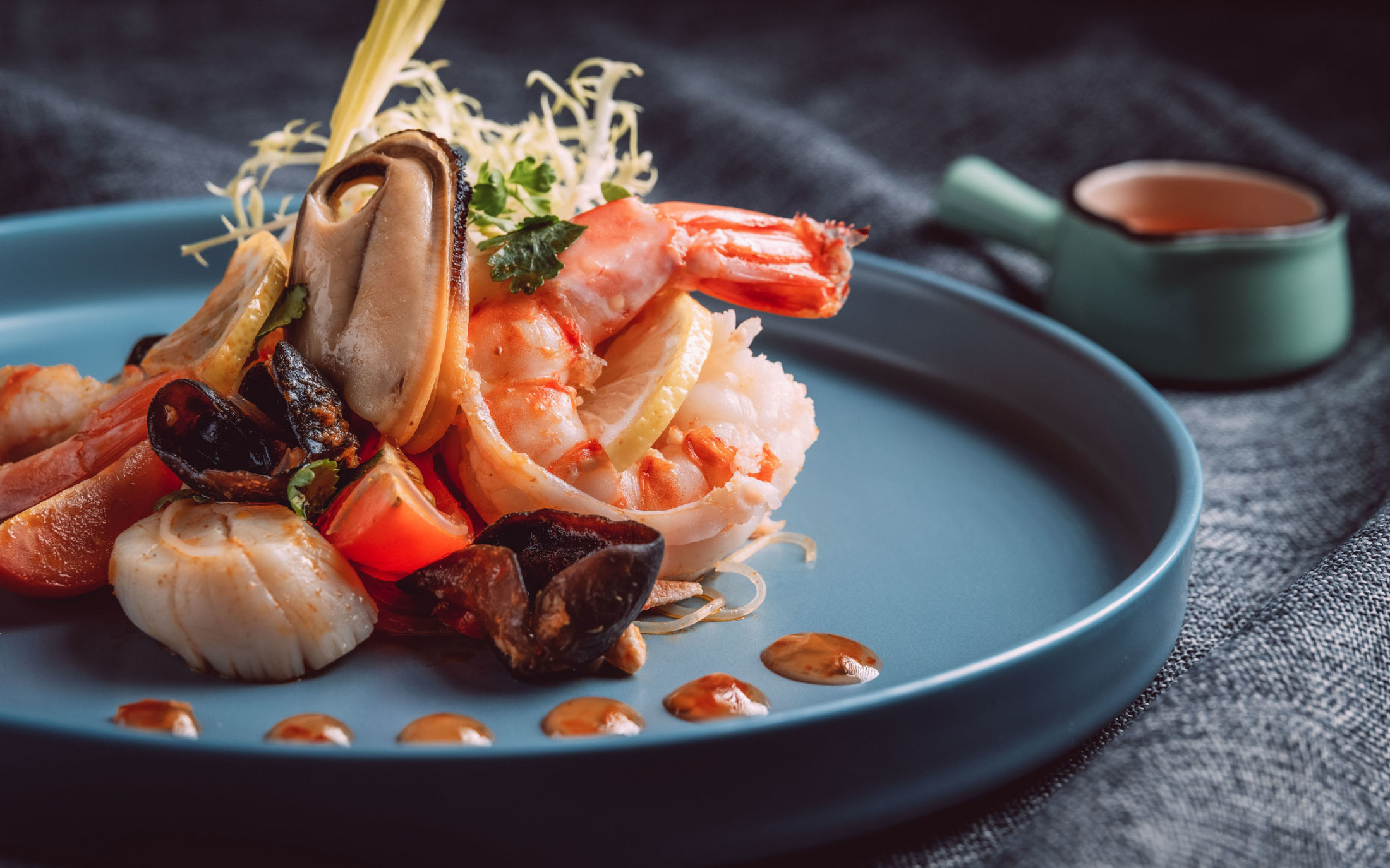 r133 ガーデンコラム ローズのデコレーションが華やかでゴージャスなデザイン 練馬区立 四季の香ローズガーデン／秋のバラを堪能する「2025オータム